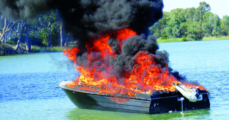 mildura_boat_fire